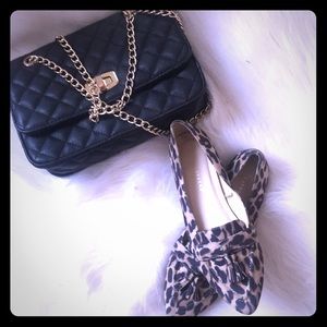 Trendy leopard print loafers/flats